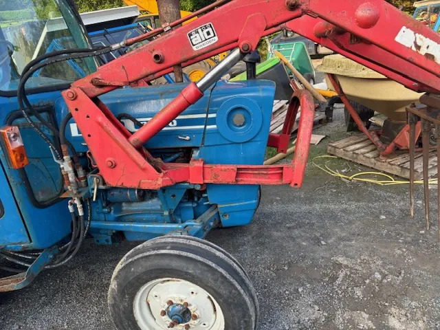FORD 3600 C/W FRONT LOADER - Tractor: afbeelding 2 FORD 3600 C/W FRONT LOADER - Tractor: afbeelding 2