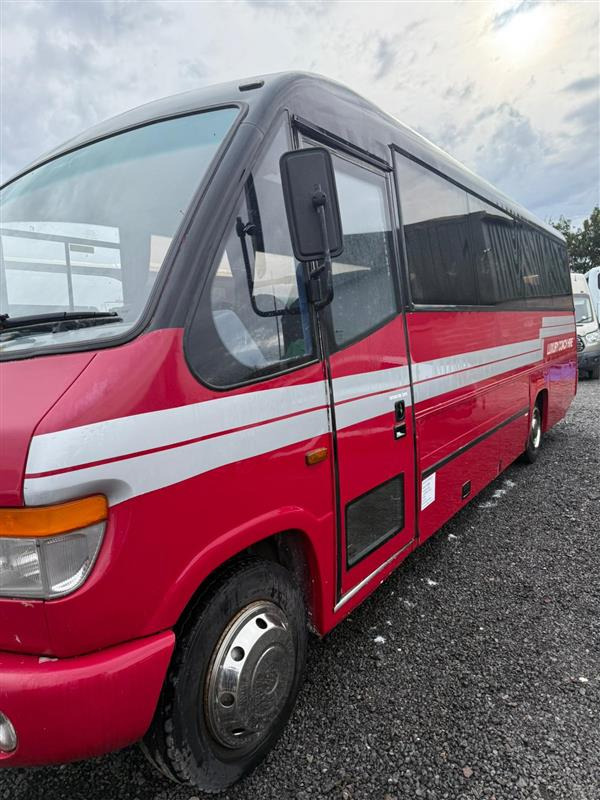 2005 Mercedes 29 seat Plaxton Cheetah minicoach - Minibus, Personenvervoer: afbeelding 1 2005 Mercedes 29 seat Plaxton Cheetah minicoach - Minibus, Personenvervoer: afbeelding 1