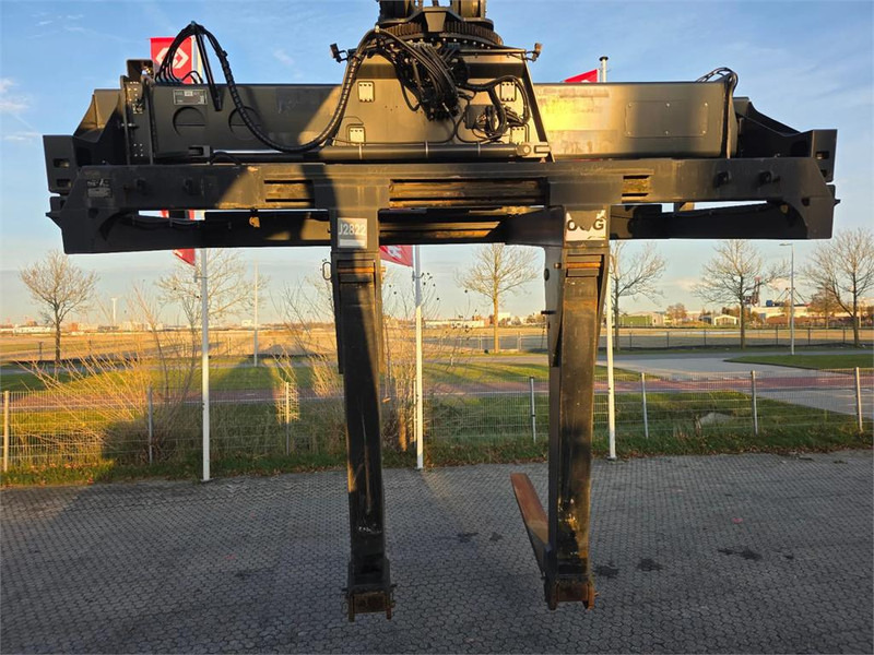 Kalmar Foldable Forks Attachment for ISO Spreaders - Aanbouwdeel voor Intern transport: afbeelding 2 Kalmar Foldable Forks Attachment for ISO Spreaders - Aanbouwdeel voor Intern transport: afbeelding 2