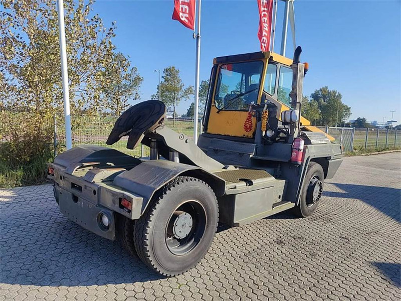 Terberg RT222 4x4 - Terminal trekker: afbeelding 4 Terberg RT222 4x4 - Terminal trekker: afbeelding 4