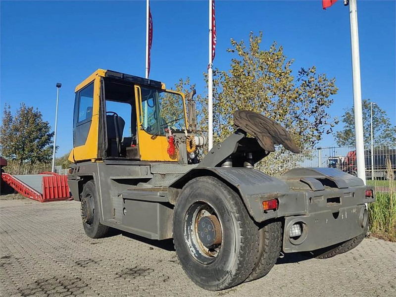 Terberg RT222 4x4 - Terminal trekker: afbeelding 5 Terberg RT222 4x4 - Terminal trekker: afbeelding 5