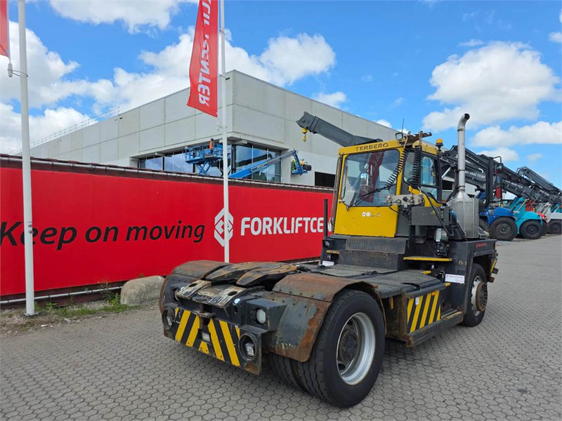 Leasing Terberg RT222 4x4 Terberg RT222 4x4: afbeelding 7 Leasing Terberg RT222 4x4 Terberg RT222 4x4: afbeelding 7