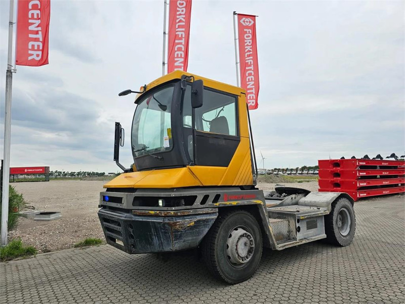 Terberg RT282 4x4 - Terminal trekker: afbeelding 2 Terberg RT282 4x4 - Terminal trekker: afbeelding 2