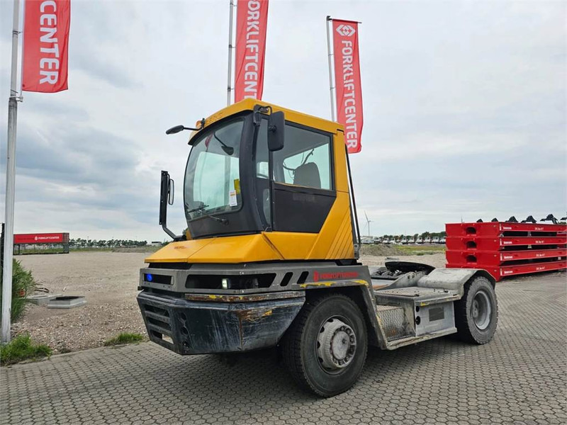 Terberg RT282 4x4 - Terminal trekker: afbeelding 2 Terberg RT282 4x4 - Terminal trekker: afbeelding 2