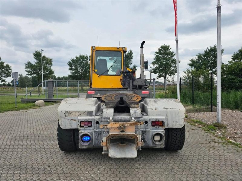 Terminal trekker Terberg RT282 4x4: afbeelding 7 Terminal trekker Terberg RT282 4x4: afbeelding 7