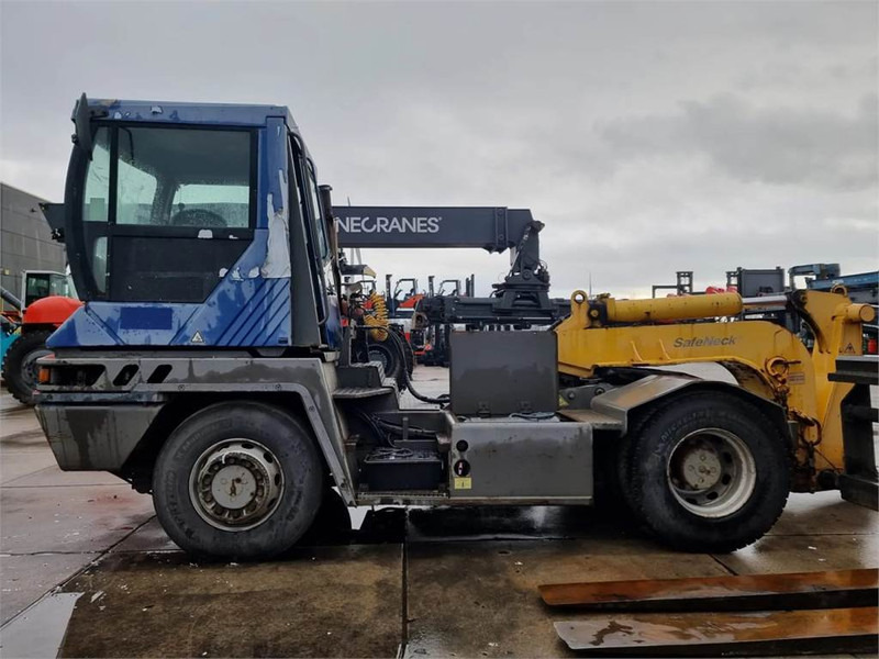 Terberg RT282 4x4 + safeneck - Terminal trekker: afbeelding 4 Terberg RT282 4x4 + safeneck - Terminal trekker: afbeelding 4