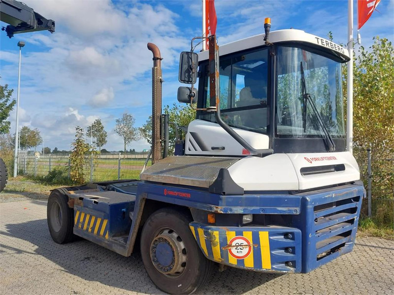 Terberg RT283 4x4 - Terminal trekker: afbeelding 1 Terberg RT283 4x4 - Terminal trekker: afbeelding 1
