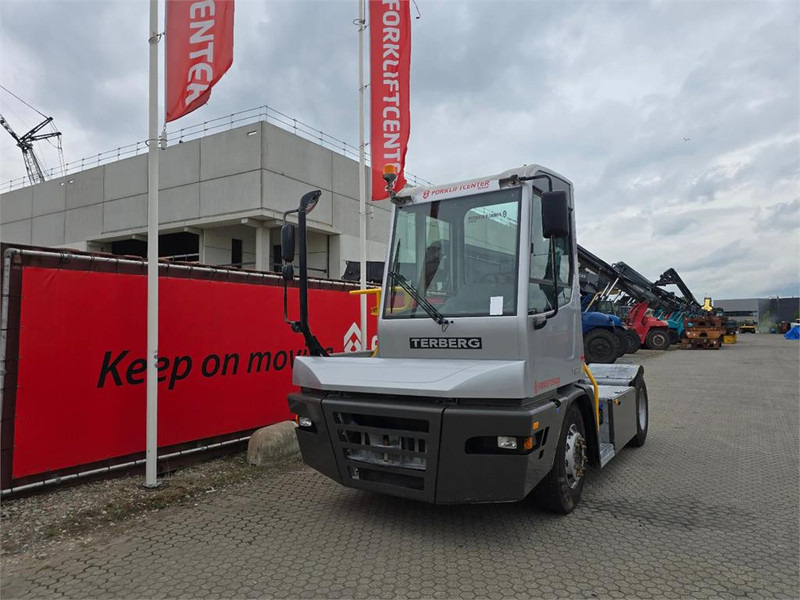 Terberg YT223 - Terminal trekker: afbeelding 2 Terberg YT223 - Terminal trekker: afbeelding 2