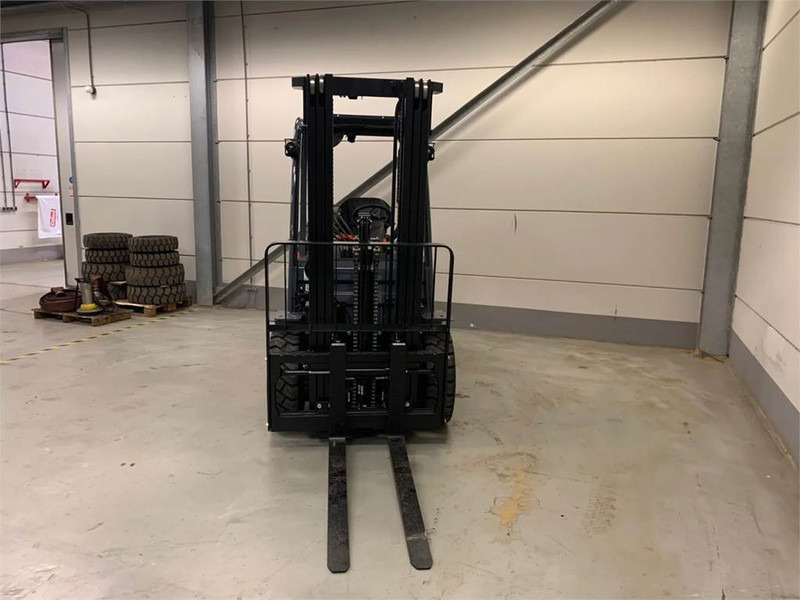 Toyota 02-8FGF30 - LPG heftruck: afbeelding 1 Toyota 02-8FGF30 - LPG heftruck: afbeelding 1