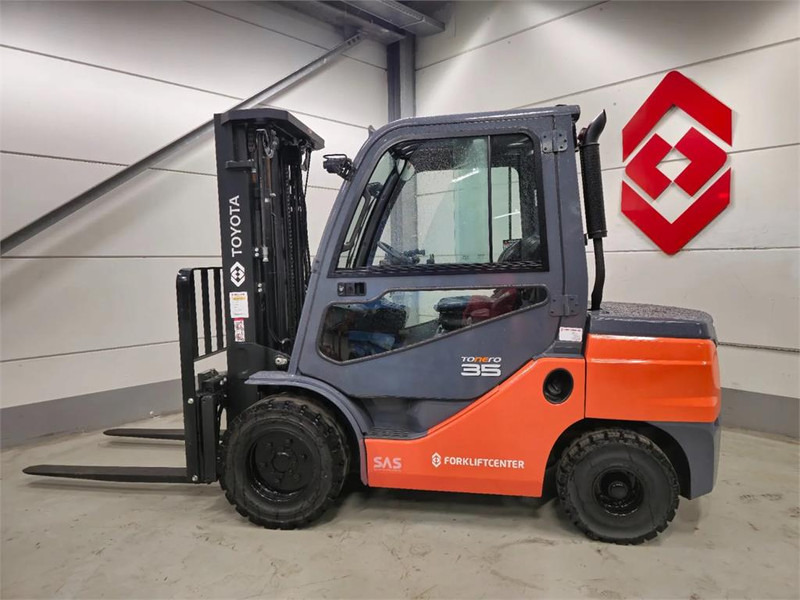 Toyota 52-8FDJF35 - Diesel heftruck: afbeelding 2 Toyota 52-8FDJF35 - Diesel heftruck: afbeelding 2