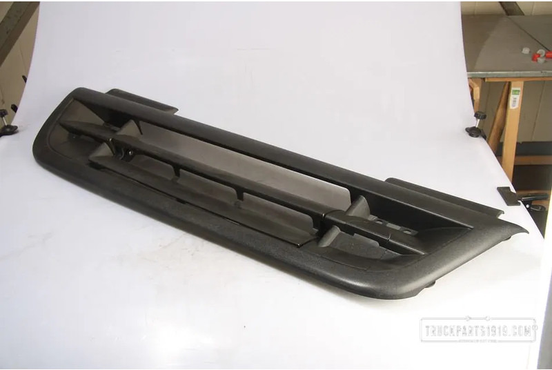 DAF 1375567 Grille onder CF85 - Rooster voor Vrachtwagen: afbeelding 1 DAF 1375567 Grille onder CF85 - Rooster voor Vrachtwagen: afbeelding 1