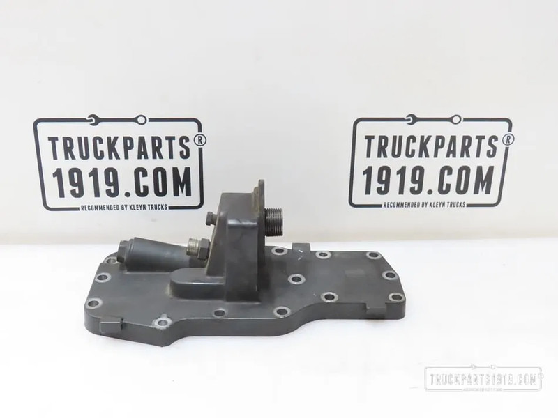 DAF 1704649 Oliefiltersteun DAF PX7 - Motor en onderdelen voor Vrachtwagen: afbeelding 1 DAF 1704649 Oliefiltersteun DAF PX7 - Motor en onderdelen voor Vrachtwagen: afbeelding 1