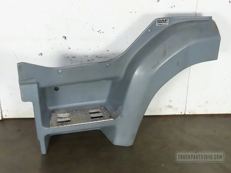 DAF Body & Chassis Parts Instapbak Li DAF CF - Treeplank voor Vrachtwagen: afbeelding 1 DAF Body & Chassis Parts Instapbak Li DAF CF - Treeplank voor Vrachtwagen: afbeelding 1