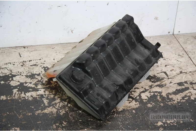 DAF Cooling System Koelexpansievat DAF CF-series - Expansietank voor Vrachtwagen: afbeelding 1 DAF Cooling System Koelexpansievat DAF CF-series - Expansietank voor Vrachtwagen: afbeelding 1