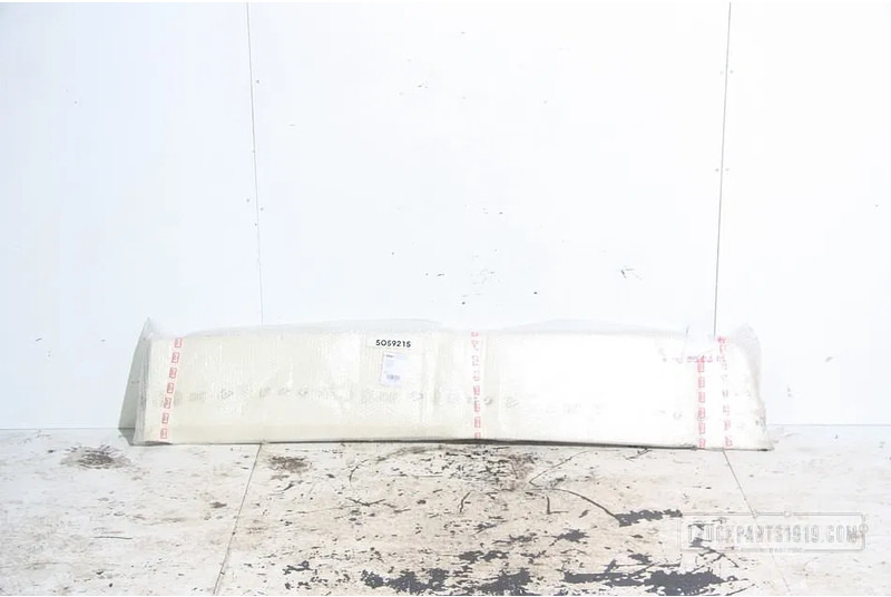 Iveco 5801735398 Zijspoiler links - Aerokit/ Spoiler voor Vrachtwagen: afbeelding 1 Iveco 5801735398 Zijspoiler links - Aerokit/ Spoiler voor Vrachtwagen: afbeelding 1