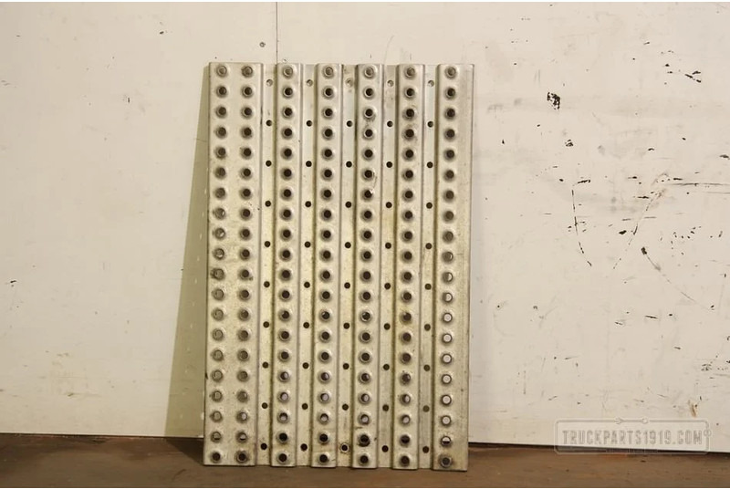 MAN Body & Chassis Parts Bordes - Carrosserie en exterieur voor Vrachtwagen: afbeelding 1 MAN Body & Chassis Parts Bordes - Carrosserie en exterieur voor Vrachtwagen: afbeelding 1