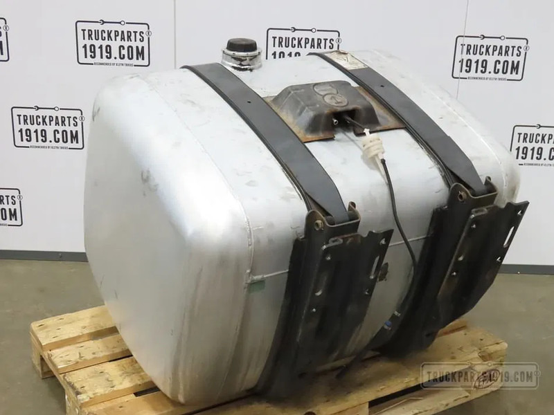 Mercedes-Benz 9604704203 Brandstoftank + steunen 430L - Brandstoftank voor Vrachtwagen: afbeelding 2 Mercedes-Benz 9604704203 Brandstoftank + steunen 430L - Brandstoftank voor Vrachtwagen: afbeelding 2