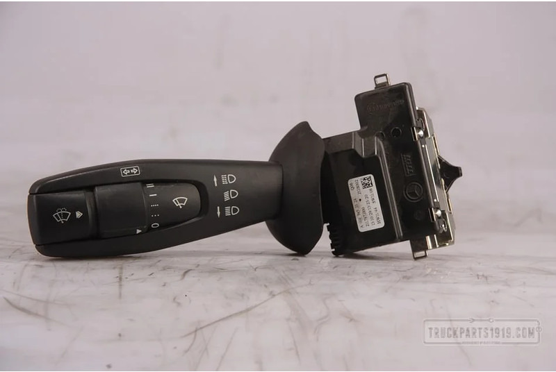 Mercedes-Benz Electrical System Stuurkolom schak. wissers MB M - Stuurkolomschakelaar voor Vrachtwagen: afbeelding 1 Mercedes-Benz Electrical System Stuurkolom schak. wissers MB M - Stuurkolomschakelaar voor Vrachtwagen: afbeelding 1