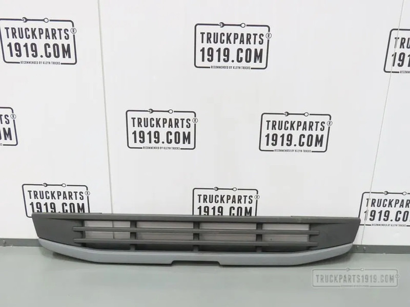 Volvo 82419490 | Service trede cabine FM - Bumper voor Vrachtwagen: afbeelding 1 Volvo 82419490 | Service trede cabine FM - Bumper voor Vrachtwagen: afbeelding 1