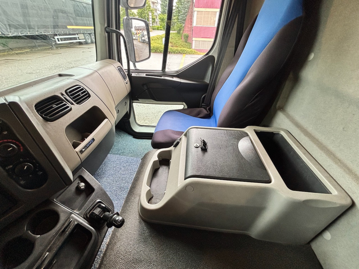 RENAULT Midlum 220-12EL - Koelwagen vrachtwagen: afbeelding 5 RENAULT Midlum 220-12EL - Koelwagen vrachtwagen: afbeelding 5