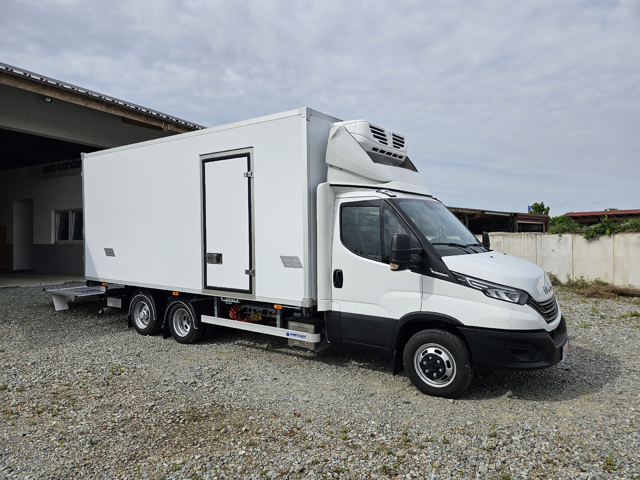 IVECO Daily BE-Truck 35S18H A8 180 PS Kühlkoffer 7.000kg Gesamtgewicht - Koelwagen vrachtwagen: afbeelding 2 IVECO Daily BE-Truck 35S18H A8 180 PS Kühlkoffer 7.000kg Gesamtgewicht - Koelwagen vrachtwagen: afbeelding 2