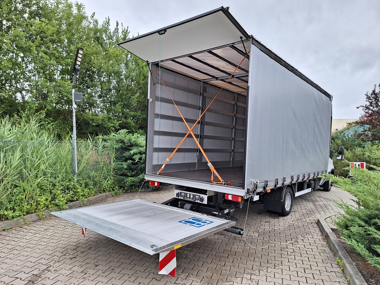 Iveco Daily 70C18A8 Backsleeper BÄR - Huifzeil bedrijfswagen: afbeelding 5 Iveco Daily 70C18A8 Backsleeper BÄR - Huifzeil bedrijfswagen: afbeelding 5