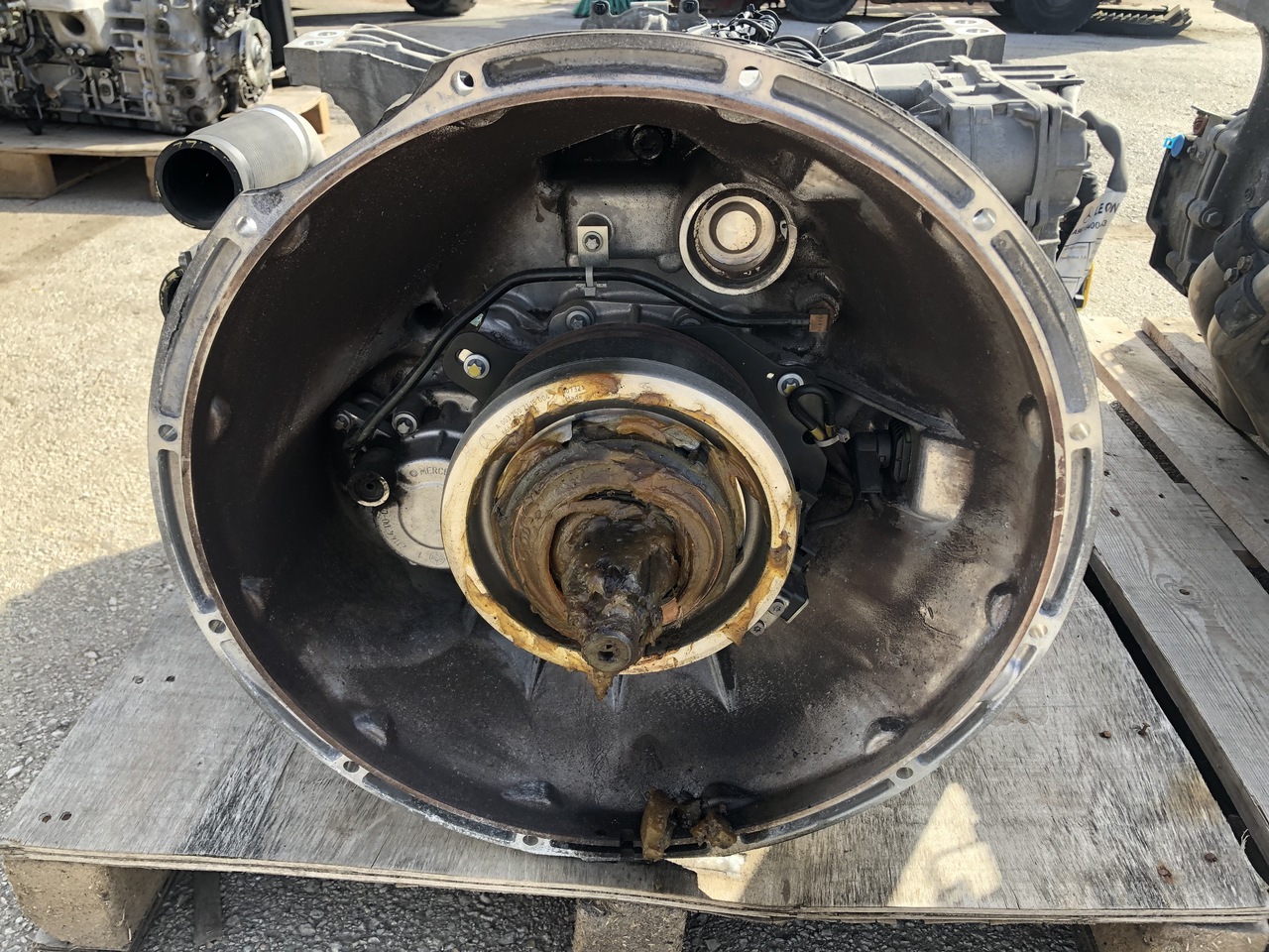 GEARBOX G211-12 ZKL RETARDER ACTROS MP4 (AVAILABLE 2PCS) - Versnellingsbak voor Vrachtwagen: afbeelding 2 GEARBOX G211-12 ZKL RETARDER ACTROS MP4 (AVAILABLE 2PCS) - Versnellingsbak voor Vrachtwagen: afbeelding 2