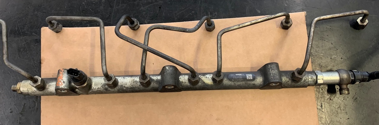 PRESSURE PIPE COMMON RAIL MAN TGA - Motor en onderdelen voor Vrachtwagen: afbeelding 1 PRESSURE PIPE COMMON RAIL MAN TGA - Motor en onderdelen voor Vrachtwagen: afbeelding 1