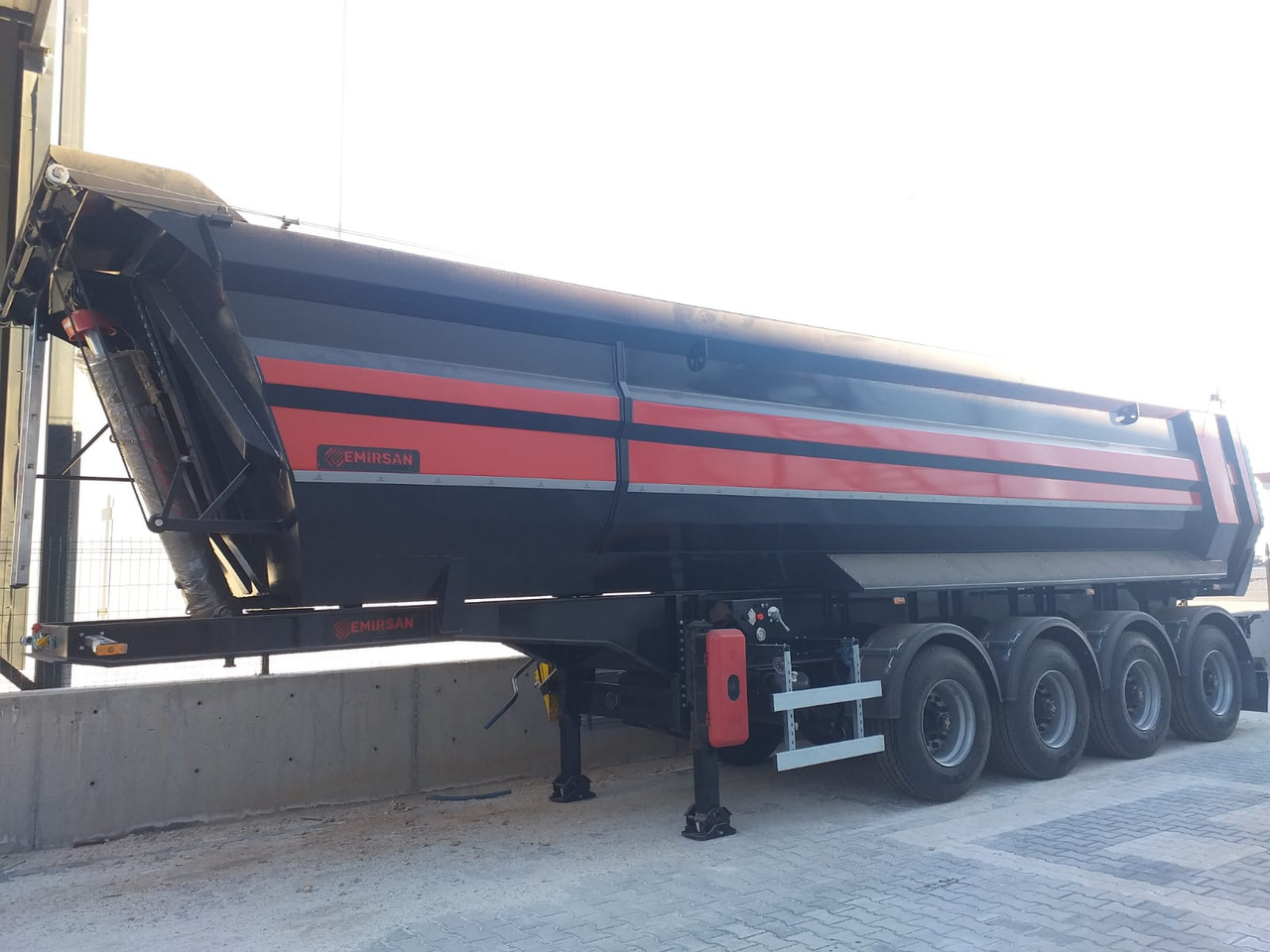 EMIRSAN SELF-STEERING, 4 AXLE U TYPE TIPPER - Kipper oplegger: afbeelding 5 EMIRSAN SELF-STEERING, 4 AXLE U TYPE TIPPER - Kipper oplegger: afbeelding 5