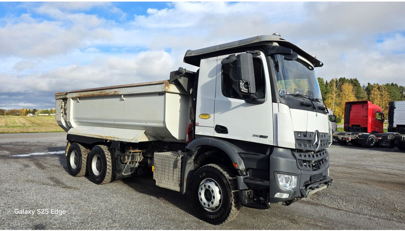 Mercedes-Benz 3558 6x4 2022 ONLY 113 tkm - Kipper vrachtwagen: afbeelding 1 Mercedes-Benz 3558 6x4 2022 ONLY 113 tkm - Kipper vrachtwagen: afbeelding 1