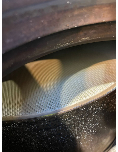 Volvo Silencer 21364822 23094588 - Katalysator: afbeelding 4 Volvo Silencer 21364822 23094588 - Katalysator: afbeelding 4