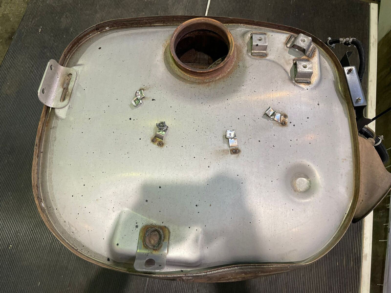 Volvo Silencer 21364822 23094588 - Katalysator: afbeelding 2 Volvo Silencer 21364822 23094588 - Katalysator: afbeelding 2
