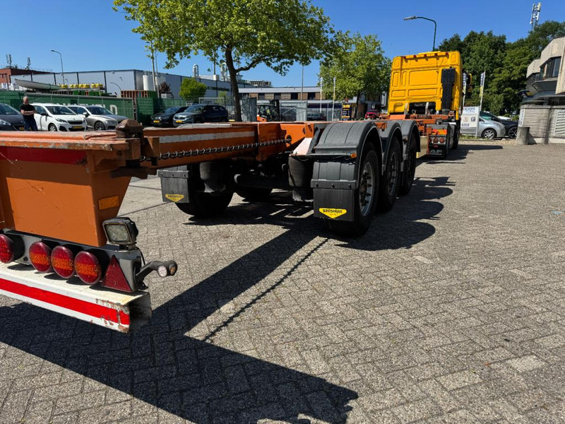 Broshuis MFCC container chassis Multi functioneel 2x 20 1x 30 1x 40 1x 45 saf assen uitschuifbaar tot 14,40 - Chassis oplegger: afbeelding 3 Broshuis MFCC container chassis Multi functioneel 2x 20 1x 30 1x 40 1x 45 saf assen uitschuifbaar tot 14,40 - Chassis oplegger: afbeelding 3