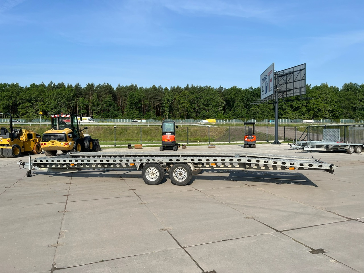 Autotransport aanhangwagen przyczepa laweta WIOLA: afbeelding 17 Autotransport aanhangwagen przyczepa laweta WIOLA: afbeelding 17