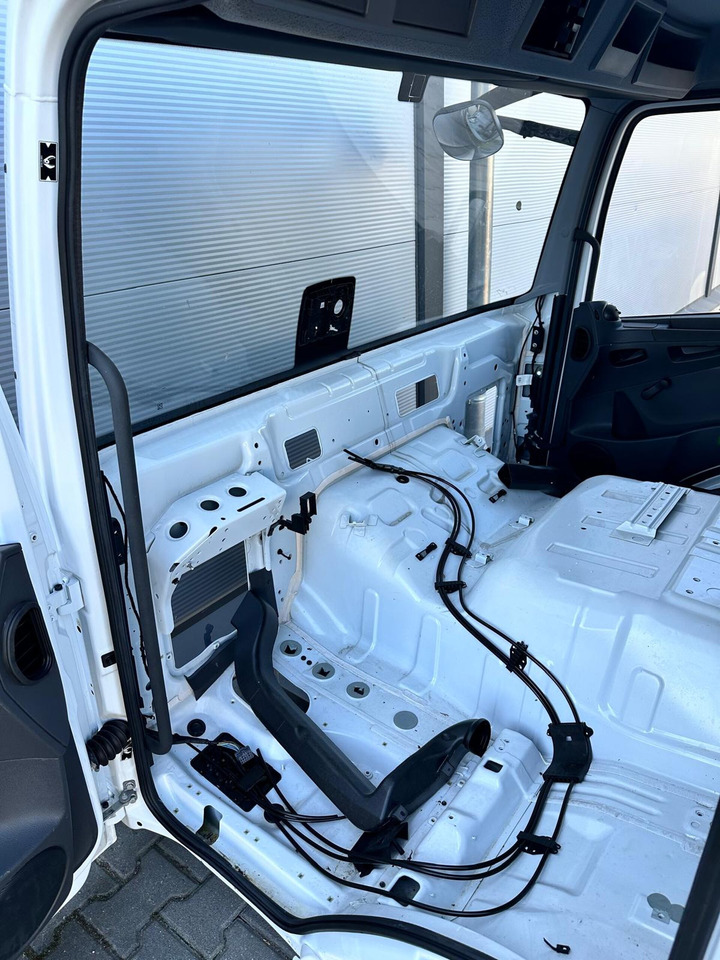 MB ATEGO CABINE EURO 6 TUNEL VOOR 6 CYL.MOTOR ALLEEN FRAME 000074B - Cabine voor Vrachtwagen: afbeelding 3 MB ATEGO CABINE EURO 6 TUNEL VOOR 6 CYL.MOTOR ALLEEN FRAME 000074B - Cabine voor Vrachtwagen: afbeelding 3