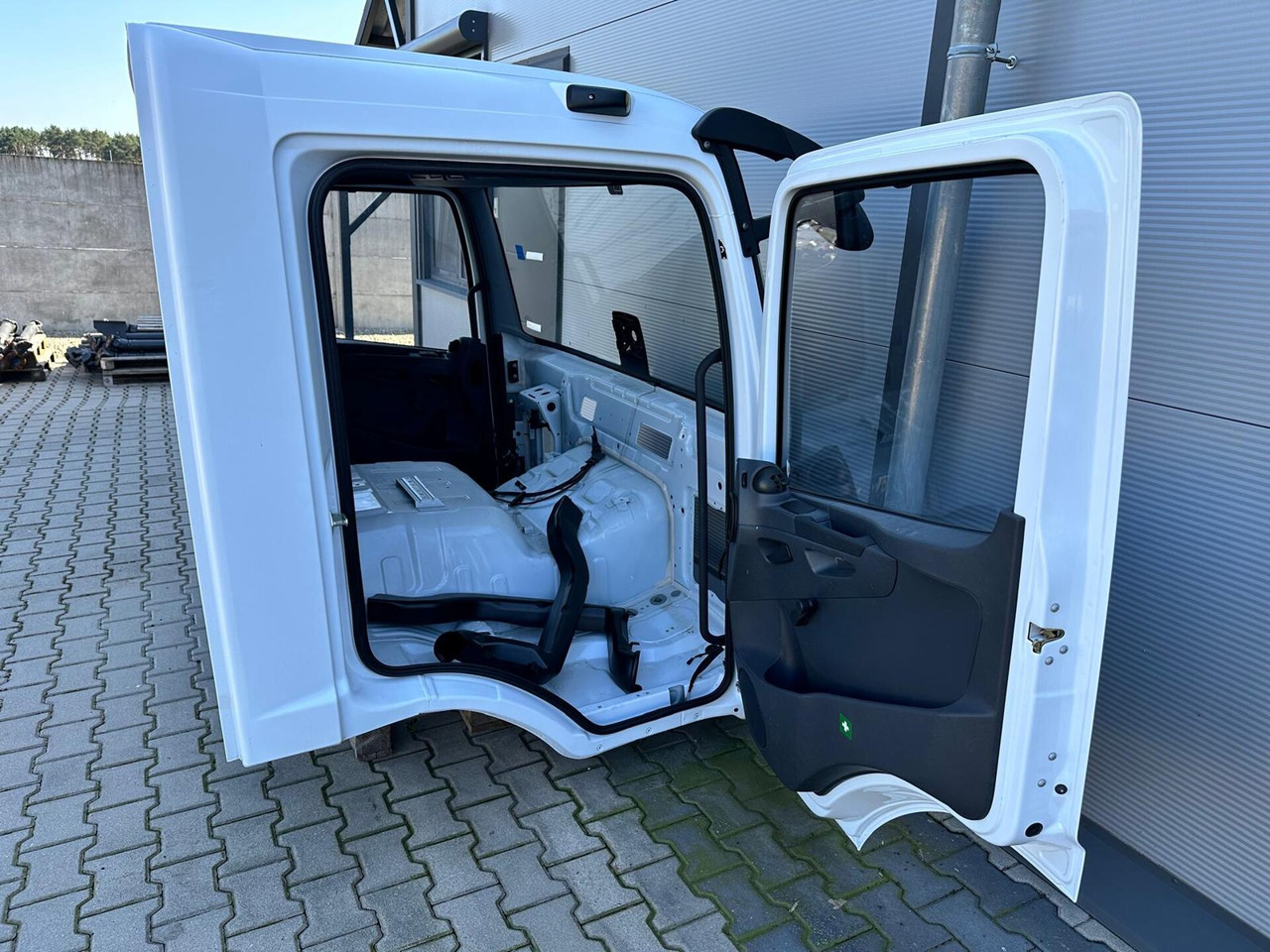 MB ATEGO CABINE EURO 6 TUNEL VOOR 6 CYL.MOTOR ALLEEN FRAME 000074B - Cabine voor Vrachtwagen: afbeelding 2 MB ATEGO CABINE EURO 6 TUNEL VOOR 6 CYL.MOTOR ALLEEN FRAME 000074B - Cabine voor Vrachtwagen: afbeelding 2