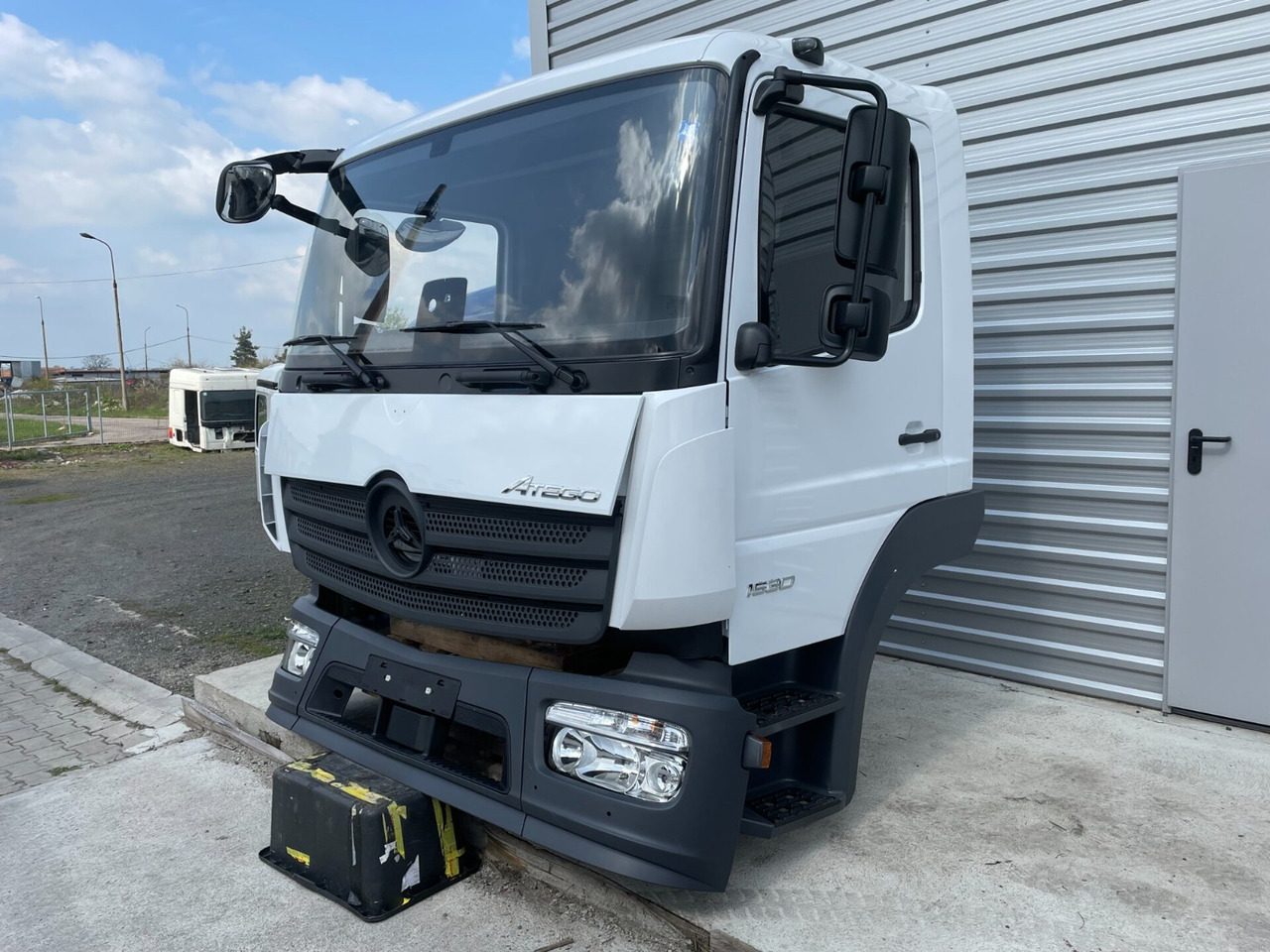 MB ATEGO CABINE EURO 6 TUNEL VOOR 6 CYL.MOTOR INCL. SEAT 000074A - Cabine voor Vrachtwagen: afbeelding 2 MB ATEGO CABINE EURO 6 TUNEL VOOR 6 CYL.MOTOR INCL. SEAT 000074A - Cabine voor Vrachtwagen: afbeelding 2