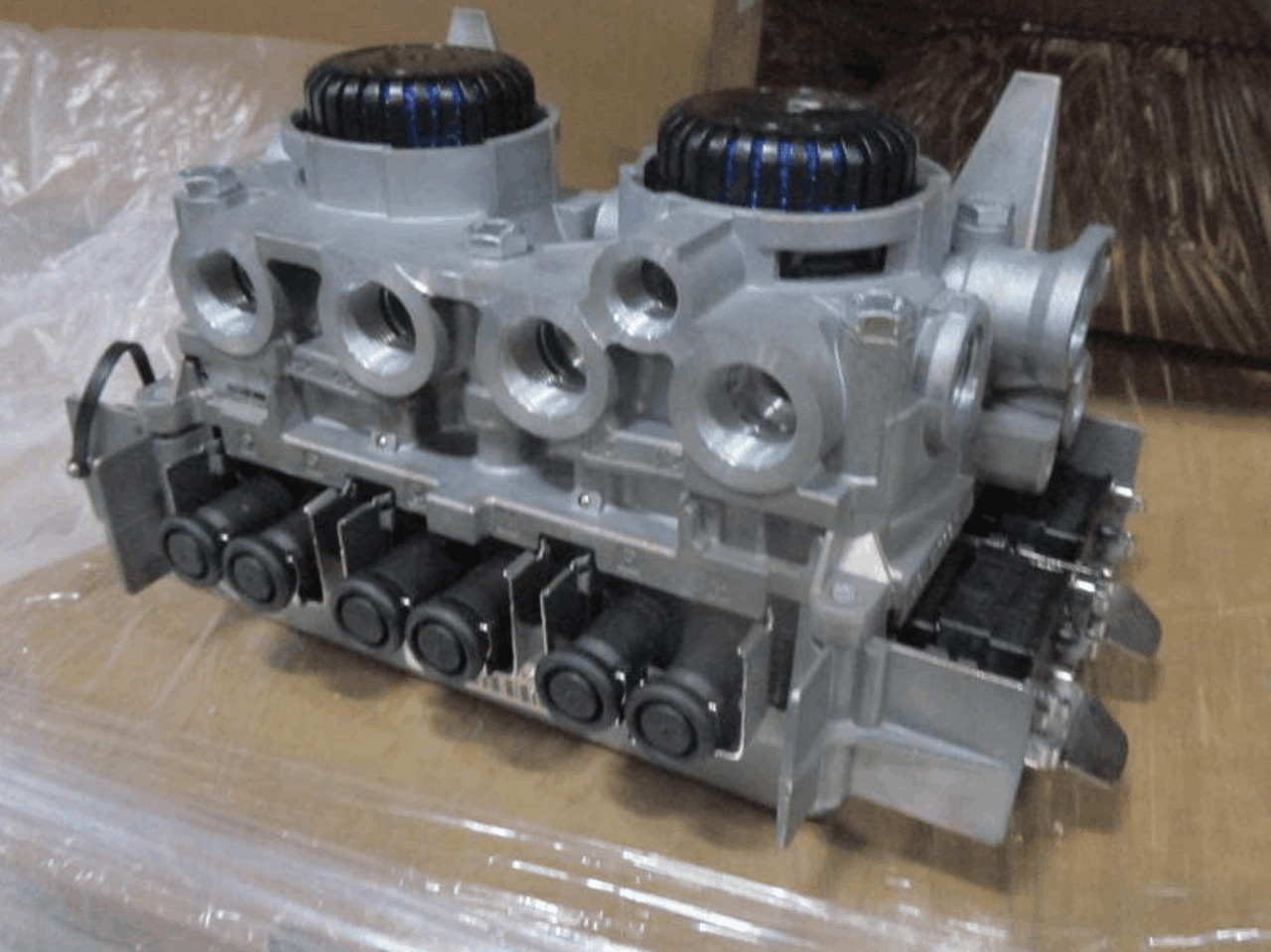 WABCO EBS MODULATOR SCHMITZ,KRONE NIEUW + deposit 4801020140 - Remventiel voor Vrachtwagen: afbeelding 3 WABCO EBS MODULATOR SCHMITZ,KRONE NIEUW + deposit 4801020140 - Remventiel voor Vrachtwagen: afbeelding 3