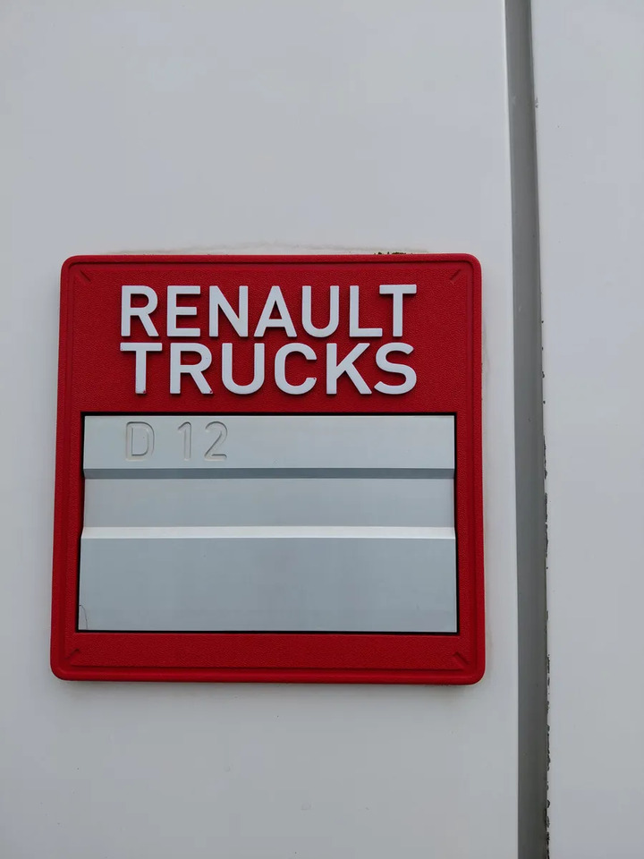 2017 Renault D12 4×2 Double Sleeper Curtainsider - Schuifzeilen vrachtwagen: afbeelding 5 2017 Renault D12 4×2 Double Sleeper Curtainsider - Schuifzeilen vrachtwagen: afbeelding 5