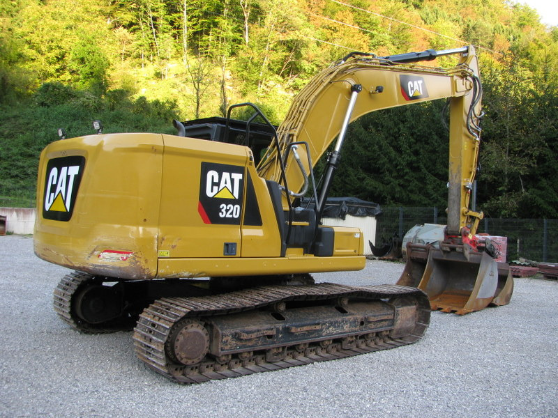 CATERPILLAR 320 with 3 buckets 6.815 houers - Rupsgraafmachine: afbeelding 5 CATERPILLAR 320 with 3 buckets 6.815 houers - Rupsgraafmachine: afbeelding 5