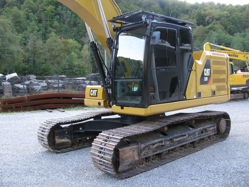 CATERPILLAR 320 with 3 buckets 6.815 houers - Rupsgraafmachine: afbeelding 2 CATERPILLAR 320 with 3 buckets 6.815 houers - Rupsgraafmachine: afbeelding 2