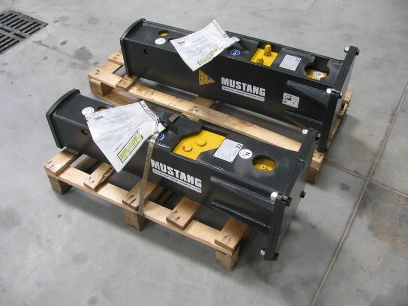 Mustang HM250 teža 255kg in 266kg NOVO - Hydraulische hamer voor Bouwmachine: afbeelding 1 Mustang HM250 teža 255kg in 266kg NOVO - Hydraulische hamer voor Bouwmachine: afbeelding 1
