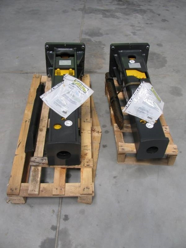 Nieuw Hydraulische hamer voor Bouwmachine Mustang HM250 teža 255kg in 266kg NOVO: afbeelding 6 Nieuw Hydraulische hamer voor Bouwmachine Mustang HM250 teža 255kg in 266kg NOVO: afbeelding 6