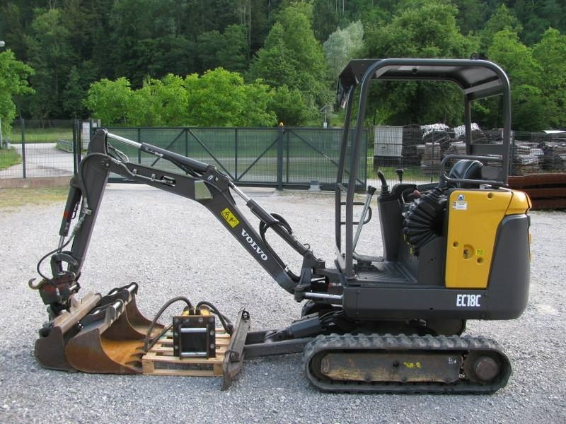 Volvo EC18C 3 žlice + kladivo Volvo HB02 - Minigraafmachine: afbeelding 2 Volvo EC18C 3 žlice + kladivo Volvo HB02 - Minigraafmachine: afbeelding 2