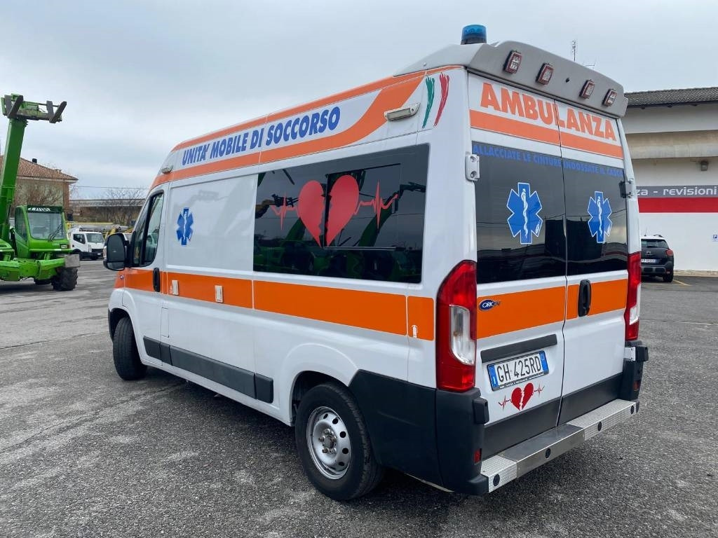 Fiat Ducato - Ambulance: afbeelding 3 Fiat Ducato - Ambulance: afbeelding 3