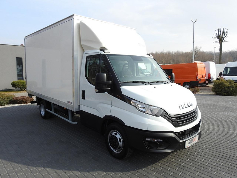 Iveco DAILY 35C16 KONTENER WINDA 8 PALET TEMPOMAT BLIŹNIACZE KOŁA KLIM - Bestelwagen gesloten laadbak: afbeelding 4 Iveco DAILY 35C16 KONTENER WINDA 8 PALET TEMPOMAT BLIŹNIACZE KOŁA KLIM - Bestelwagen gesloten laadbak: afbeelding 4