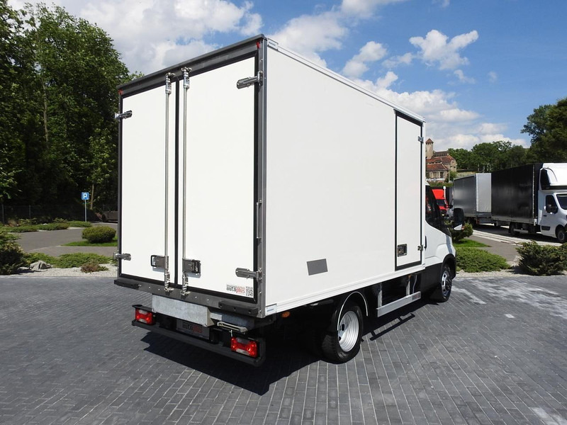 Iveco DAILY 50C15 CHŁODNIA KONTENER -5*C ZASILANIE 230V KLIMATYZACJA B - Koelwagen vrachtwagen: afbeelding 3 Iveco DAILY 50C15 CHŁODNIA KONTENER -5*C ZASILANIE 230V KLIMATYZACJA B - Koelwagen vrachtwagen: afbeelding 3