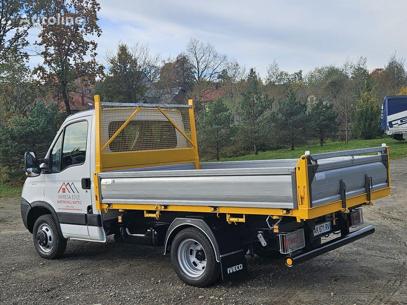 Iveco Daily 35c-15 3 way tipper - Kipper bestelwagen: afbeelding 2 Iveco Daily 35c-15 3 way tipper - Kipper bestelwagen: afbeelding 2