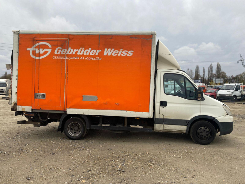 Iveco Daily 40 C 15 - Koffer + DHollandia LBW - Bestelwagen gesloten laadbak: afbeelding 4 Iveco Daily 40 C 15 - Koffer + DHollandia LBW - Bestelwagen gesloten laadbak: afbeelding 4