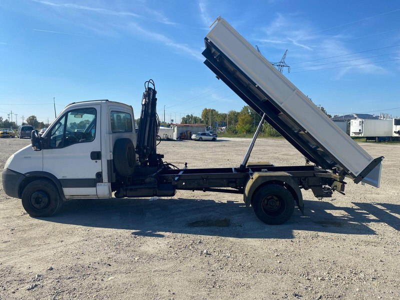 Iveco Daily 65 C 18 - 3 sided Tipper + HIAB 033T Crane - Kipper bestelwagen: afbeelding 3 Iveco Daily 65 C 18 - 3 sided Tipper + HIAB 033T Crane - Kipper bestelwagen: afbeelding 3